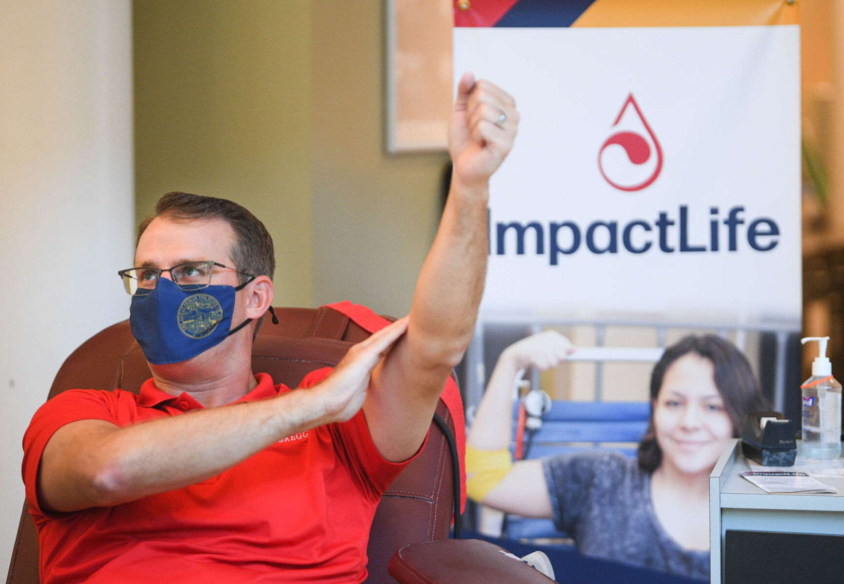 Lt. Gov. Gregg donates blood
